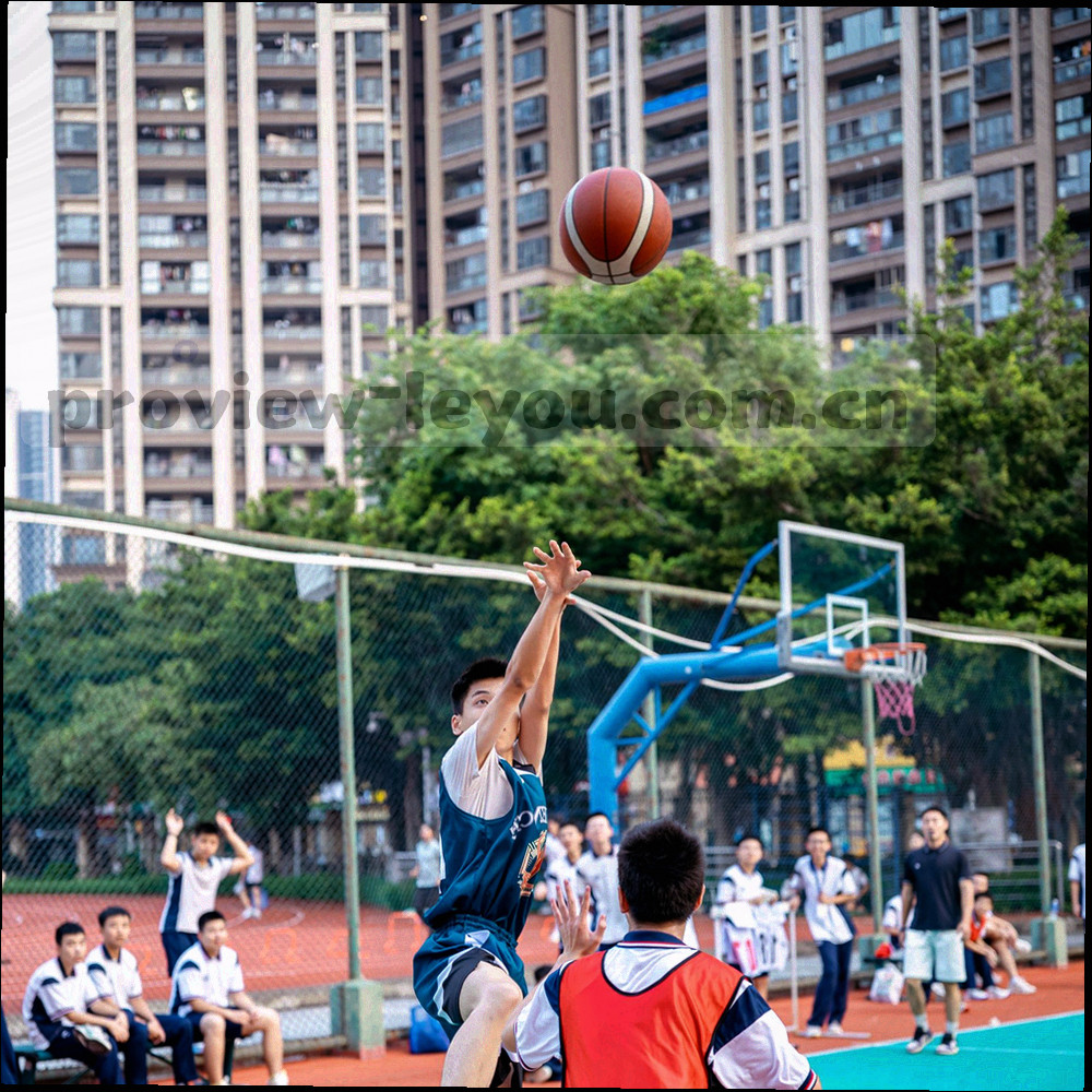 右侧抽屉中叠放 PDF、CSV 与战术图三种文件卡片
